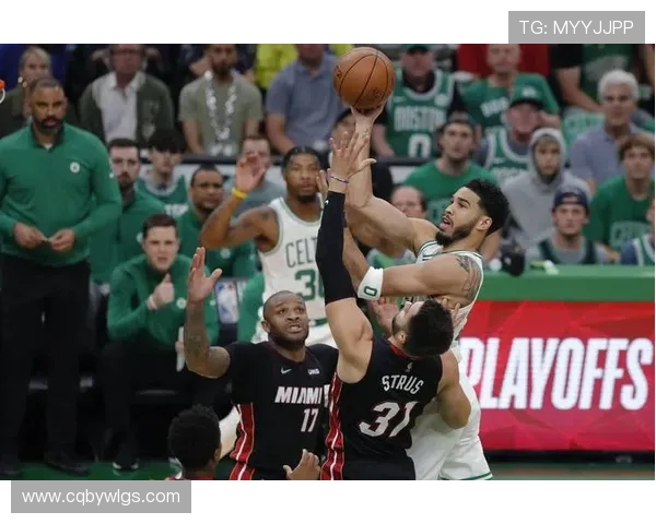 2020年9月28日热火与凯尔特人激战正酣精彩瞬间回顾与分析