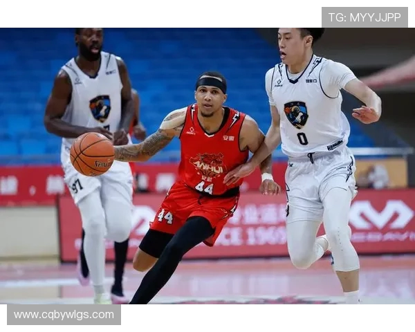 重庆篮球队的蜕变之路城市联赛中的奋斗与希望