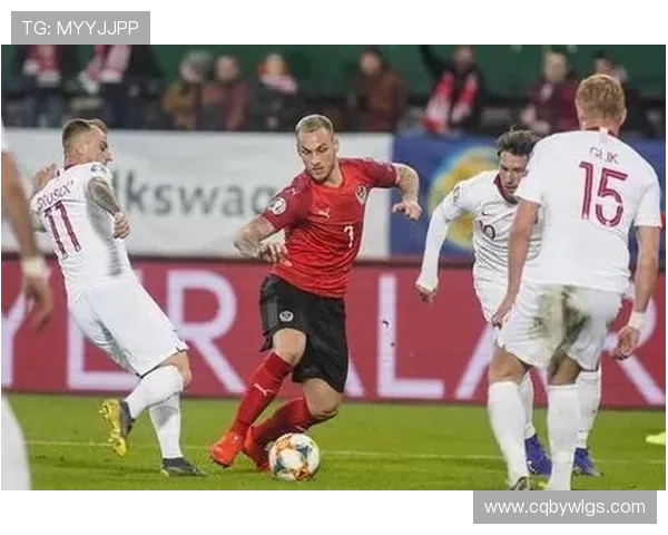 马丁内斯的传奇旅程:从默默无闻到足球巨星的蜕变与辉煌