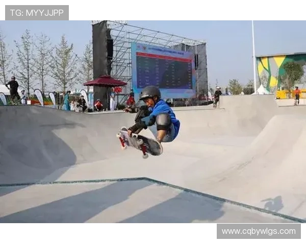 杭州滑板队在极限运动联赛中以83分稳居积分榜首位